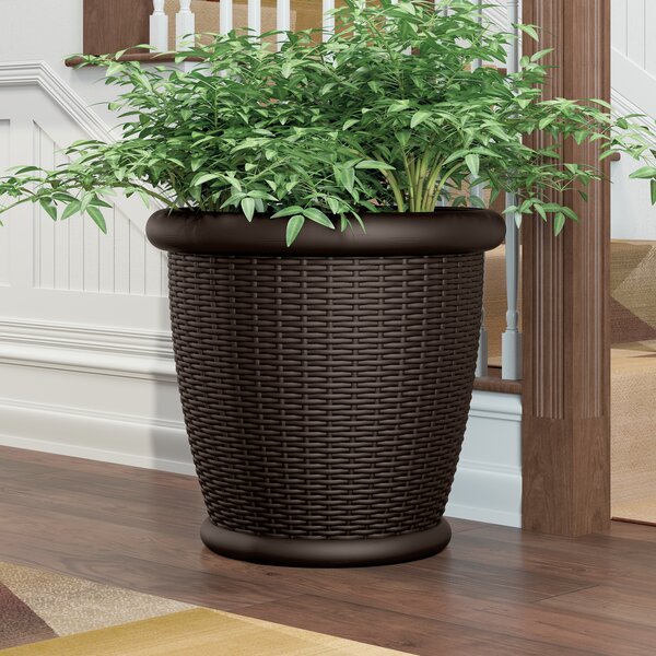 suncast willow planter